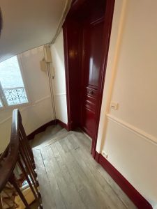 Résultat final de la cage d'escalier et du couloir